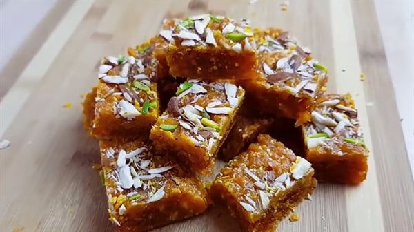 تصویر 1 از حلوا سنتی دهین شیرینی اصیل نجف با بافتی نرم و طعمی خاص